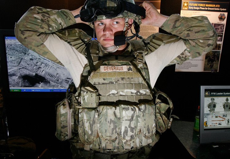 Kinh ngạc áo giáp siêu chống đạn từ “tơ rồng” của quân đội Mỹ