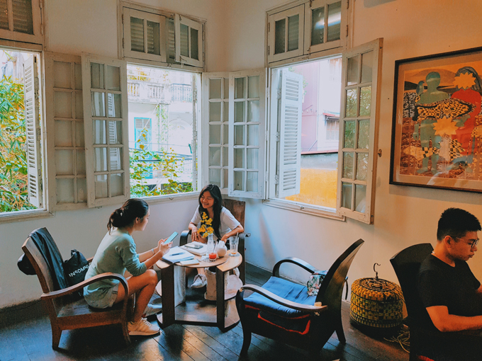 Tiệm coffee ở Hà Nội mang đậm nét xưa cũ - ẢNH 1